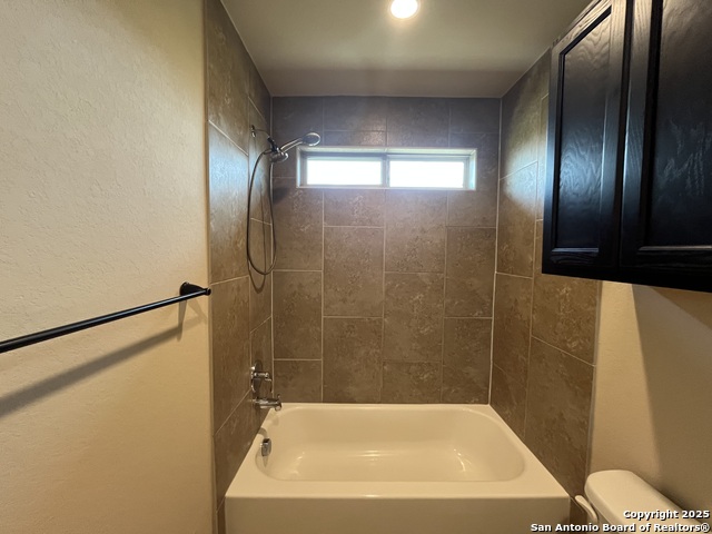 Listing photo id 8 for 6515 Marcel