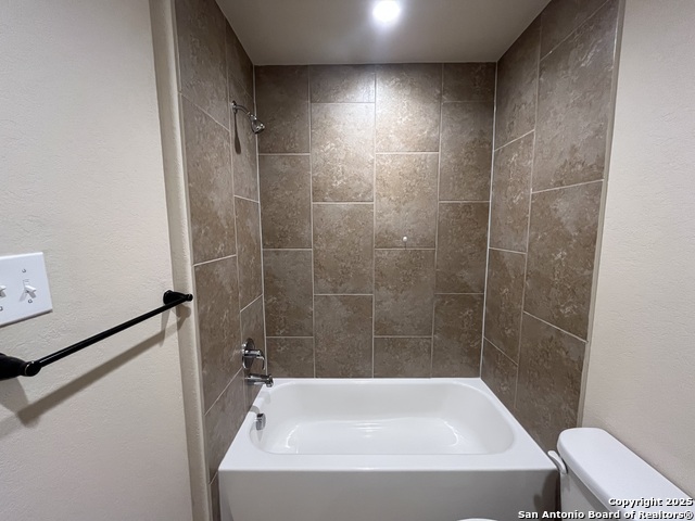 Listing photo id 16 for 6515 Marcel