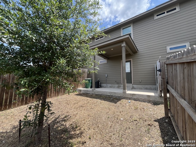 Listing photo id 19 for 6515 Marcel