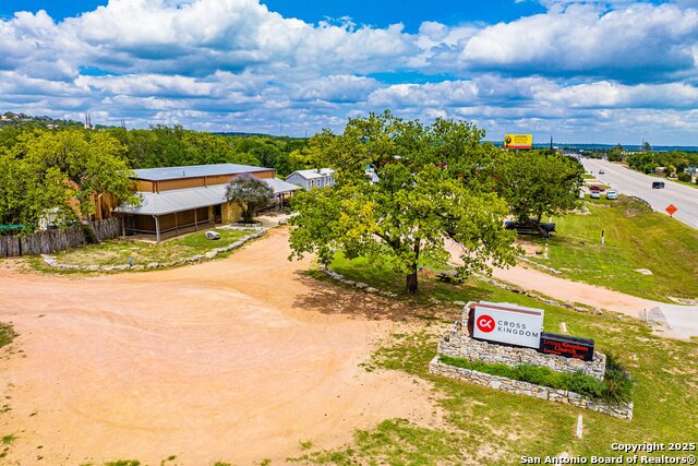 Listing photo id 0 for 3044 Junction Hwy