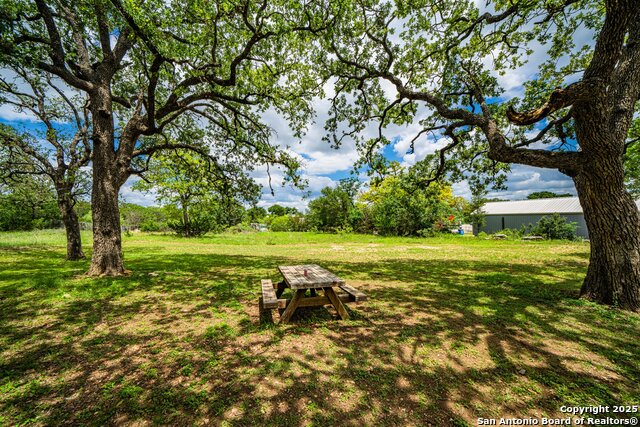 Listing photo id 27 for 3044 Junction Hwy