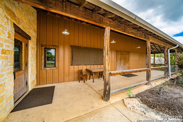 Listing photo id 32 for 3044 Junction Hwy