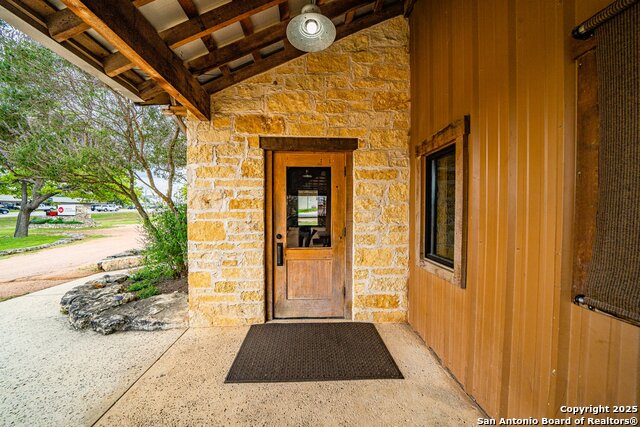 Listing photo id 33 for 3044 Junction Hwy