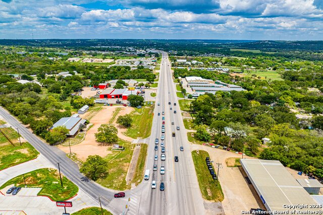 Listing photo id 3 for 3044 Junction Hwy