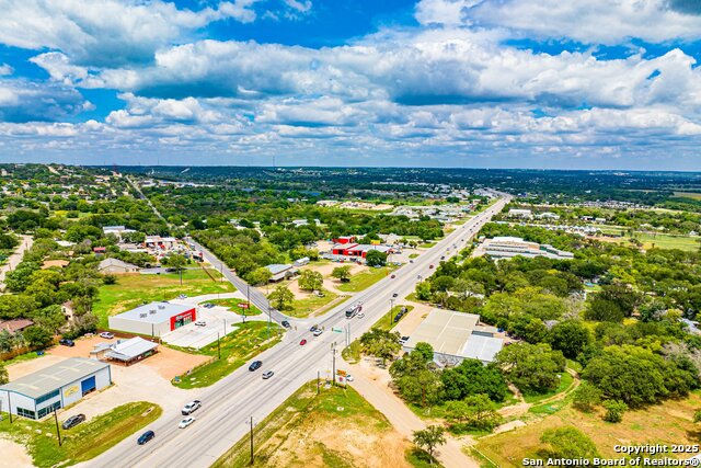 Listing photo id 4 for 3044 Junction Hwy