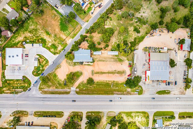 Listing photo id 6 for 3044 Junction Hwy