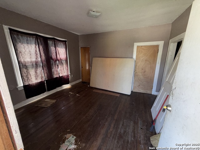Image 17 of 24 For 918 Potomac  