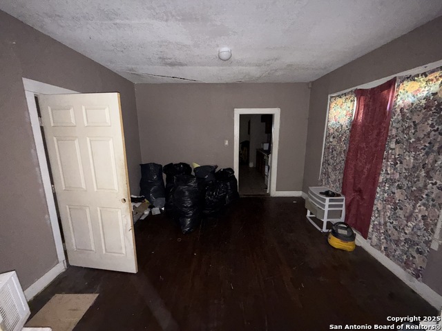 Image 18 of 24 For 918 Potomac  