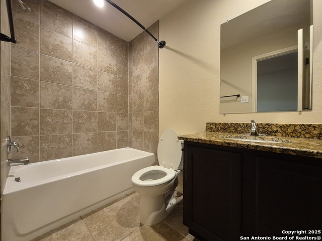 Image 20 of 30 For 7003 Donovan Way  102