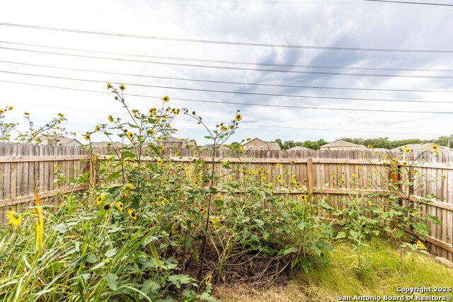 Image 25 of 28 For 7239 Converse Ridge  404
