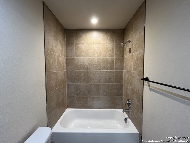 Image 26 of 27 For 6018 Jax Way  102
