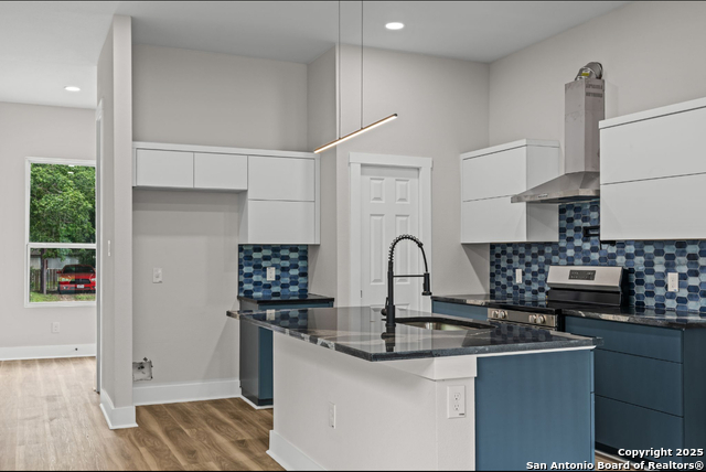 Image 8 of 31 For 1334 Center N
