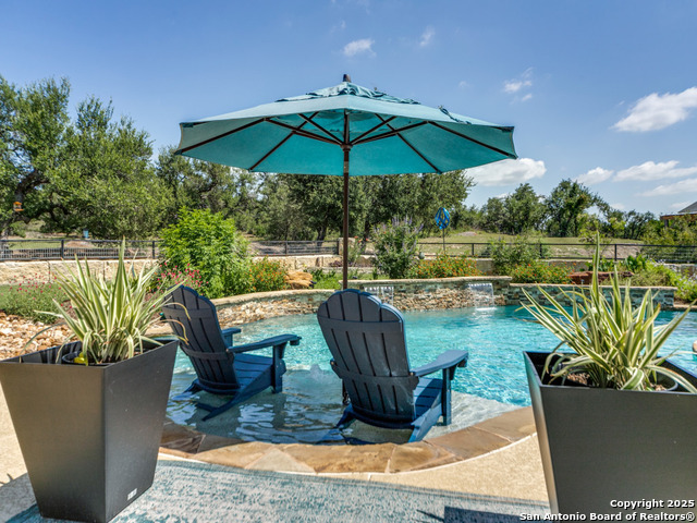 Image 27 of 41 For 121 Pond View