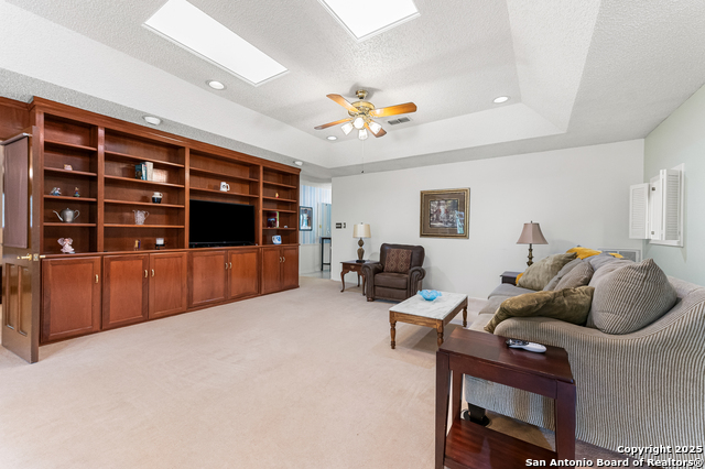 Image 4 of 50 For 3523 Red Oak