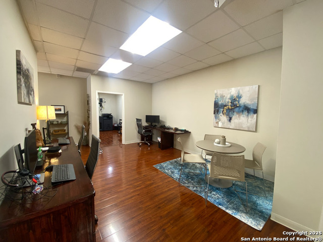 Listing photo id 9 for 1844 Lockhill Selma Rd 101