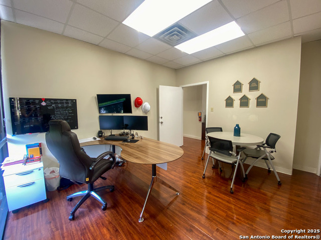 Listing photo id 7 for 1844 Lockhill Selma Rd 101