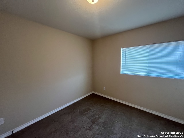 Image 18 of 27 For 4812 Appleseed Court