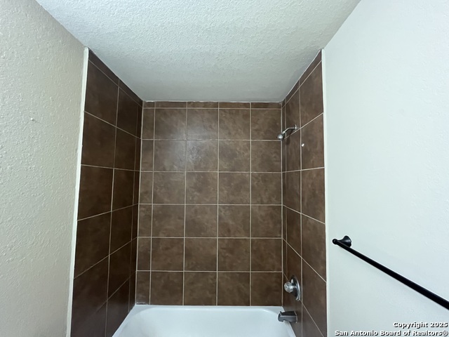 Image 26 of 27 For 4812 Appleseed Court
