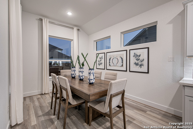 Image 11 of 42 For 519 White Oak
