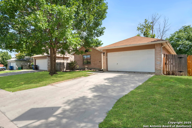 Image 2 of 27 For 7822 Sandpiper Park
