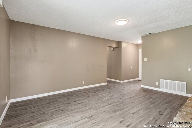 Image 22 of 40 For 6935 Brookfield