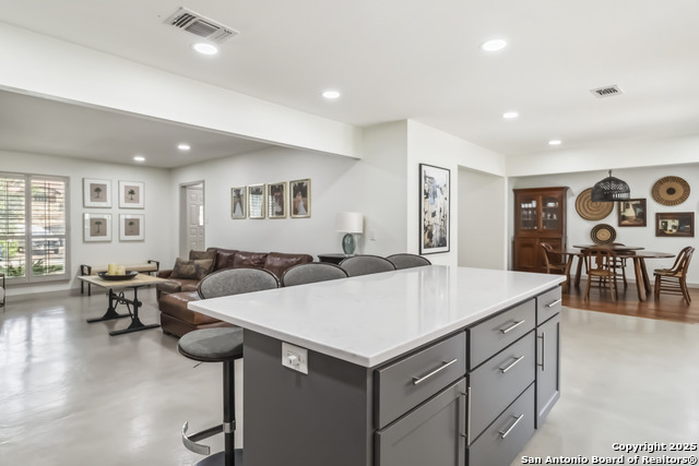 Image 15 of 45 For 425 Edgewater