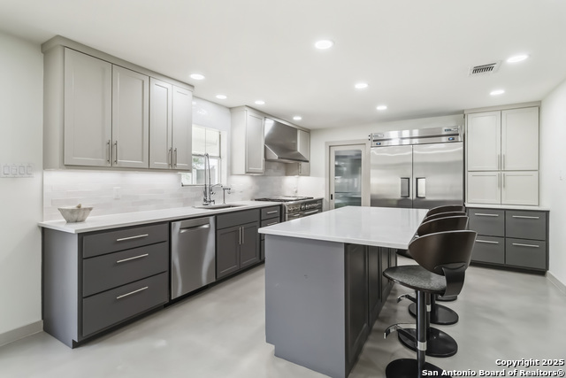 Image 9 of 45 For 425 Edgewater