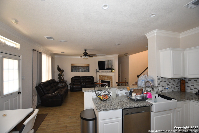 Image 10 of 31 For 21027 Las Lomas