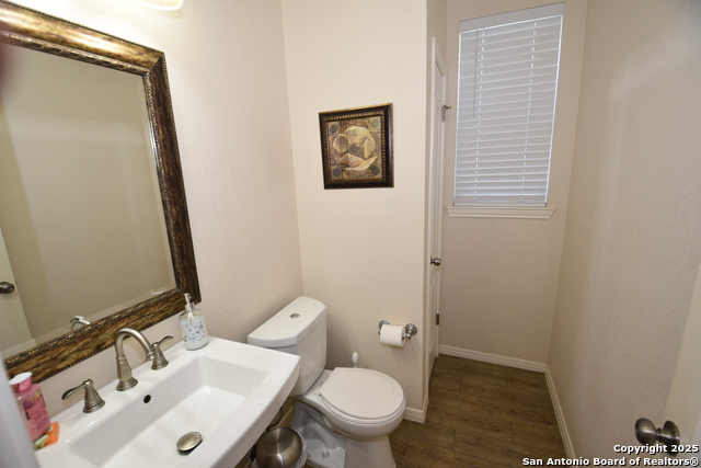 Image 16 of 31 For 21027 Las Lomas