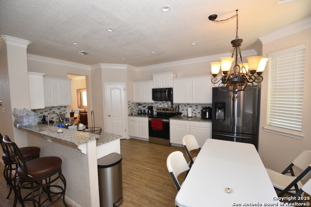 Image 7 of 31 For 21027 Las Lomas