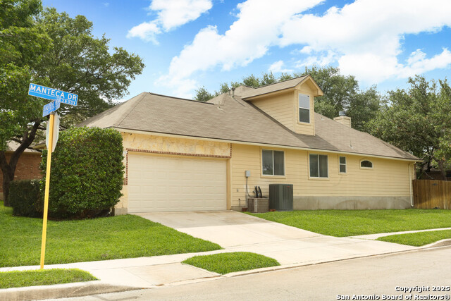 Image 3 of 27 For 8803 Shuteye Peak