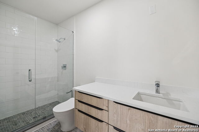 Image 32 of 44 For 305 Joliet  D