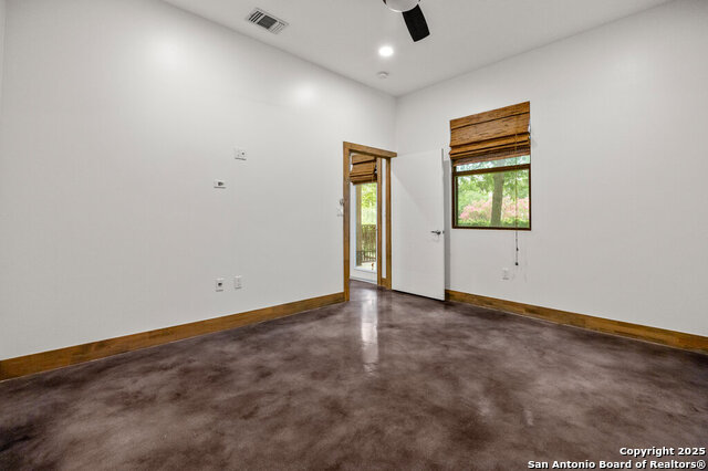 Image 14 of 29 For 1542 Alamo St N 107