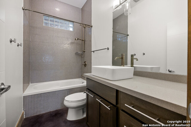 Image 20 of 29 For 1542 Alamo St N 107