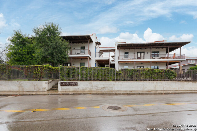 Image 26 of 29 For 1542 Alamo St N 107