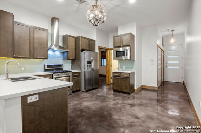 Image 3 of 29 For 1542 Alamo St N 107