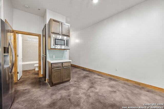 Image 7 of 29 For 1542 Alamo St N 107