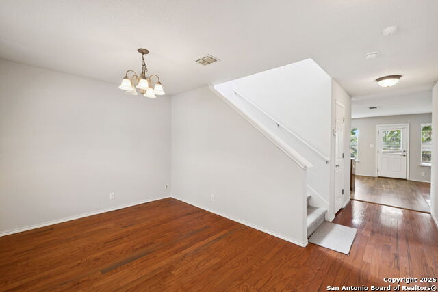 Listing photo id 2 for 9246 Everton