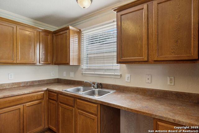 Listing photo id 7 for 9246 Everton