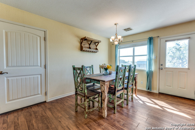 Image 3 of 13 For 812 Riviere  