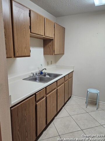 Image 5 of 12 For 414 El Paso  