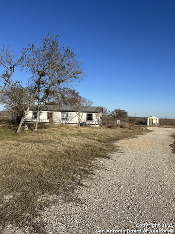 Listing photo id 3 for 17353 Fm 3353