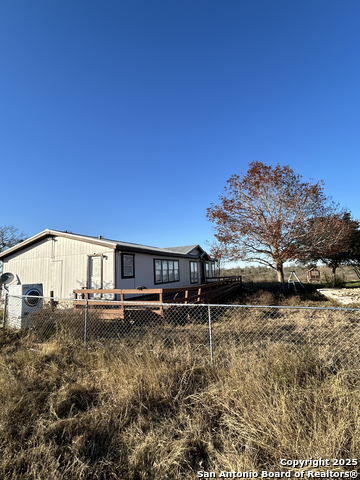 Listing photo id 4 for 17353 Fm 3353