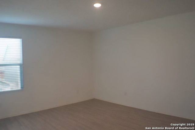Image 11 of 31 For 7119 Satellite Way
