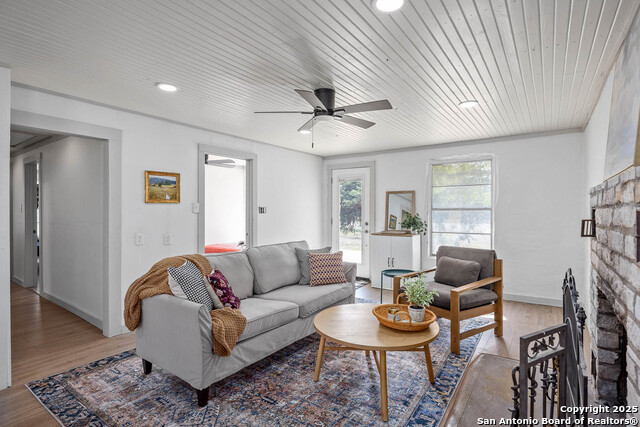 Listing photo id 8 for 14910 Bullhead Rd
