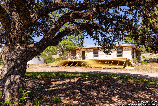 Listing photo id 0 for 14910 Bullhead Rd