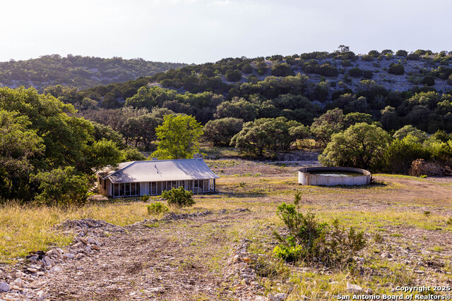 Listing photo id 18 for 14910 Bullhead Rd