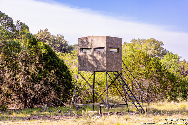 Listing photo id 24 for 14910 Bullhead Rd