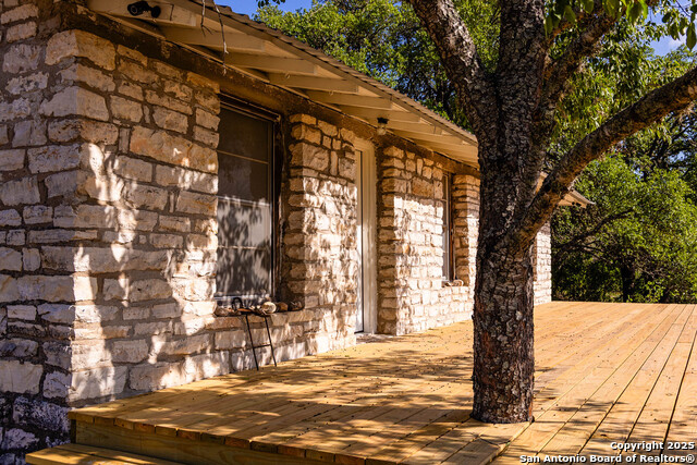 Listing photo id 7 for 14910 Bullhead Rd