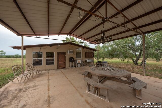 Listing photo id 2 for 4978 County Road 427